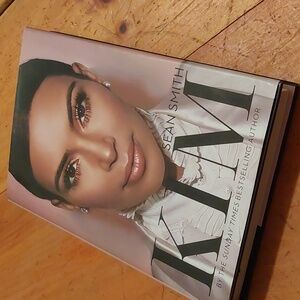 Kim Kardashian HC Book Biography